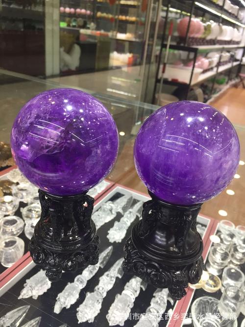 【产品名称】:巴西紫水晶球 【产品材质】:天然紫水晶 【生产厂家